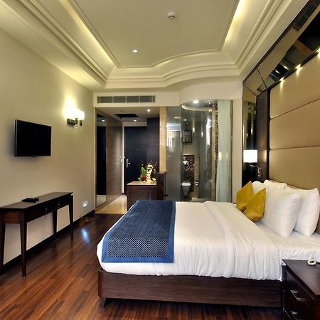 The Cove Hotel Panchkula Buitenkant foto