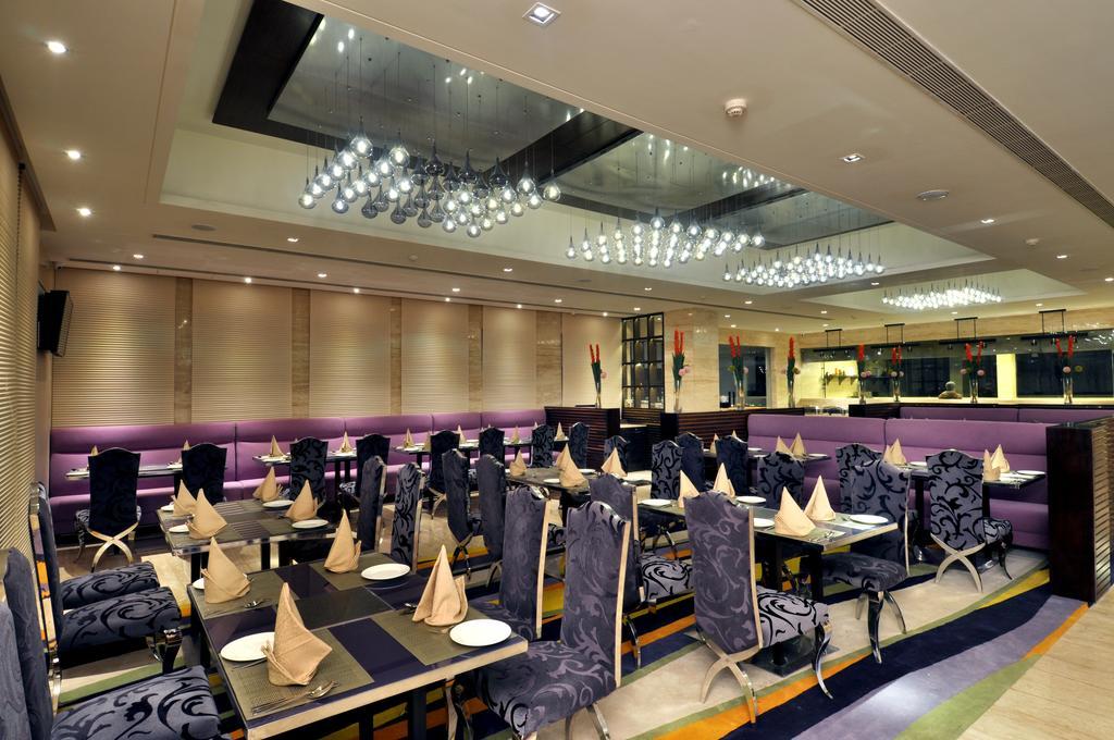 The Cove Hotel Panchkula Buitenkant foto