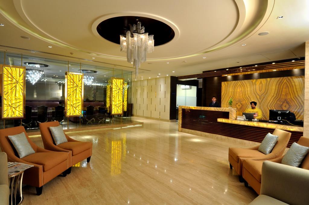 The Cove Hotel Panchkula Buitenkant foto