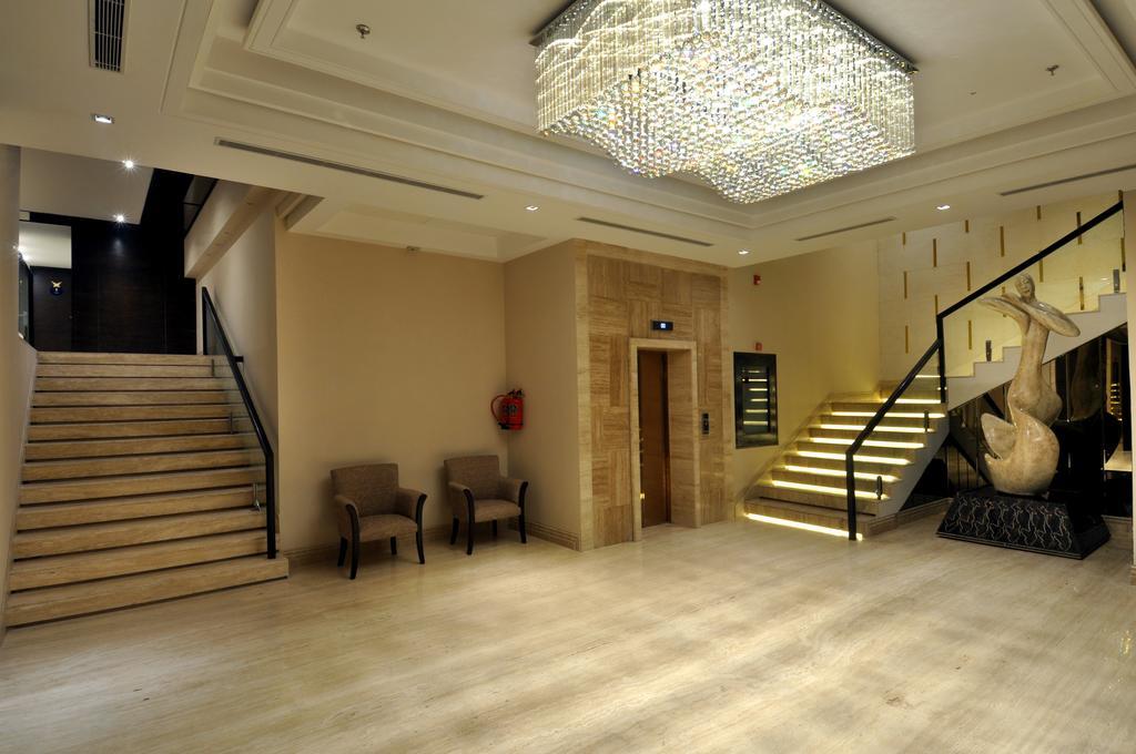 The Cove Hotel Panchkula Buitenkant foto